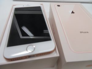 携帯電話　iphone  ipad のお買取りをさせて頂きます。