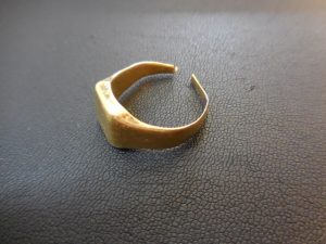 200910壊れた金の指輪もお買取り！　大吉大橋店です