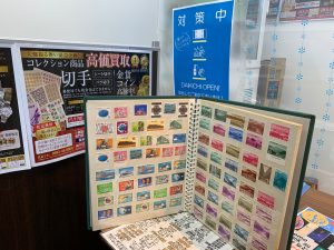 切手はアルバムごと買取も出来ます！アルバムごとでも一枚一枚確実査定！それが姶良市・買取専門店大吉タイヨー西加治木店の当然クオリティ