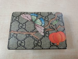 GUCCI・グッチ・474570-493075・ティアンGGスプリーム・蝶プリント・二つ折りコンパクト財布