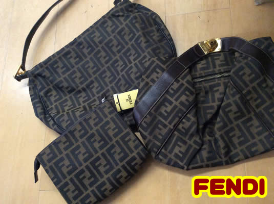 買取　京都　FENDI