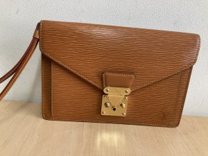 ルイヴィトン Louis Vuitton エピ 茶 ポシェット・セリエドラゴンヌ