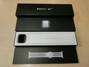 Apple Watch・アップルウォッチ・NIKEナイキシリーズ5・44mmモデルMX3V2JA・スポーツバンド