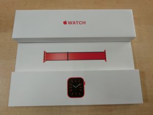 Apple Watch・アップルウォッチ・シリーズ6・44mmモデルM02H3J A　A2292・アルミケーススポーツバンド (PRODUCT)RED