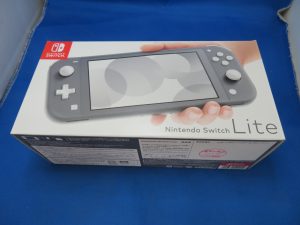 本日はニンテンドースイッチＬｉｔｅをお買取りをさせて頂きました。