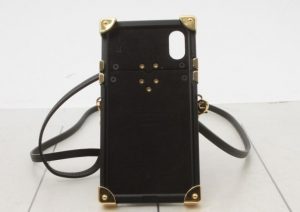 b LV iPhone1