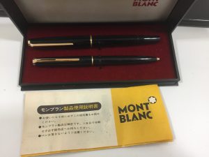 モンブランの万年筆とボールペンセットを買取させていただいた大吉イオンタウン鈴鹿店です。