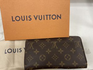 LV　モノグラムジッパーウォレット