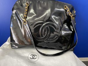 CHANEL シャネル エナメルバッグ