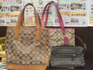 驚き桃の木皆様ご存知ブランド品！COACHのバッグもお客様大満足のお買取！姶良市の買取専門店大吉タイヨー西加治木店です！