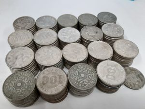 100円銀貨