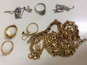 金のアクセサリー探しています！買取専門店大吉 アスモ大和郡山です。