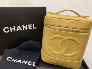 CHANELキャビアスキンバニティ