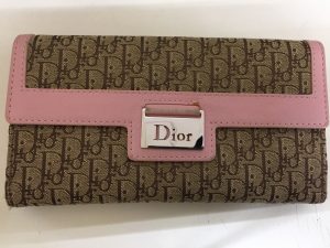 Diorの財布は大吉　アクロスモール春日店にお任せ下さいヽ(✿ﾟ▽ﾟ)ノ無料査定・高価買取