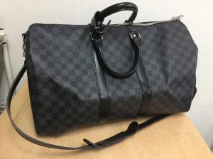 ルイヴィトン Louis Vuitton ダミエグラフィット キーポルバンドリエール45