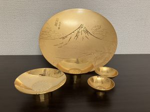 太宰府市の皆様、大吉アクロスモール春日店ならメッキ金杯の買取もしております！！