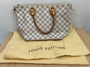 東灘　芦屋　ヴィトン　VUITTON　財布　買取　甲南山手　大吉