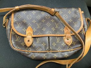 東灘　芦屋　ヴィトン　VUITTON　財布　買取　甲南山手　大吉