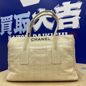 CHANEL（シャネル）チョコバーのホワイト