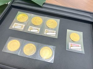 記念硬貨　御即位　御在位　10万円金貨